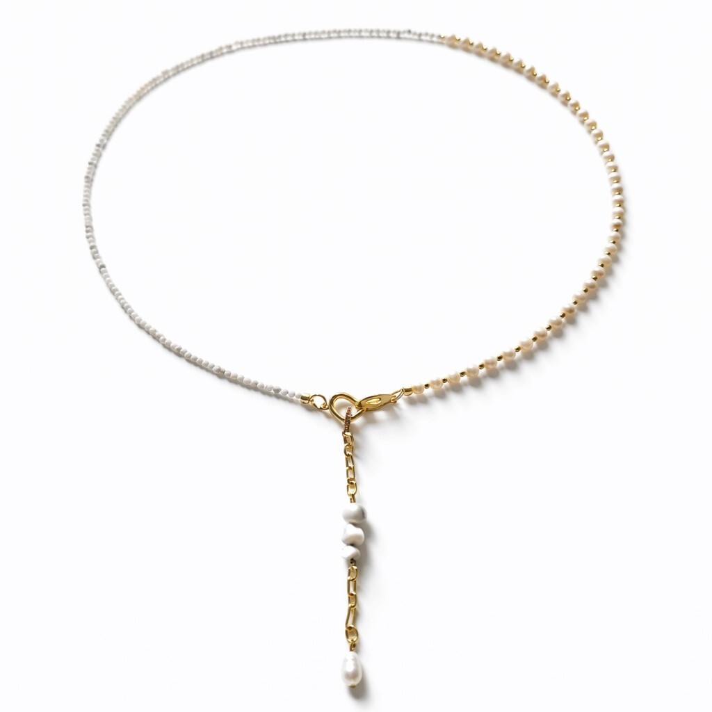 Colier cu howlite si perle naturale