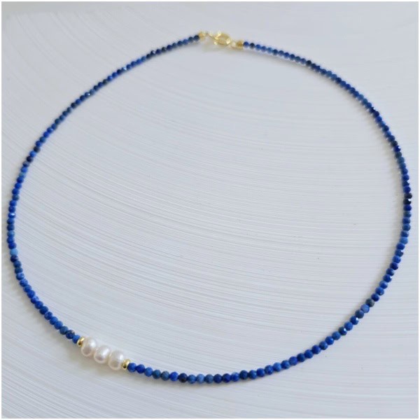Colier din lapis lazuli si perle Colier din lapis lazuli si perle