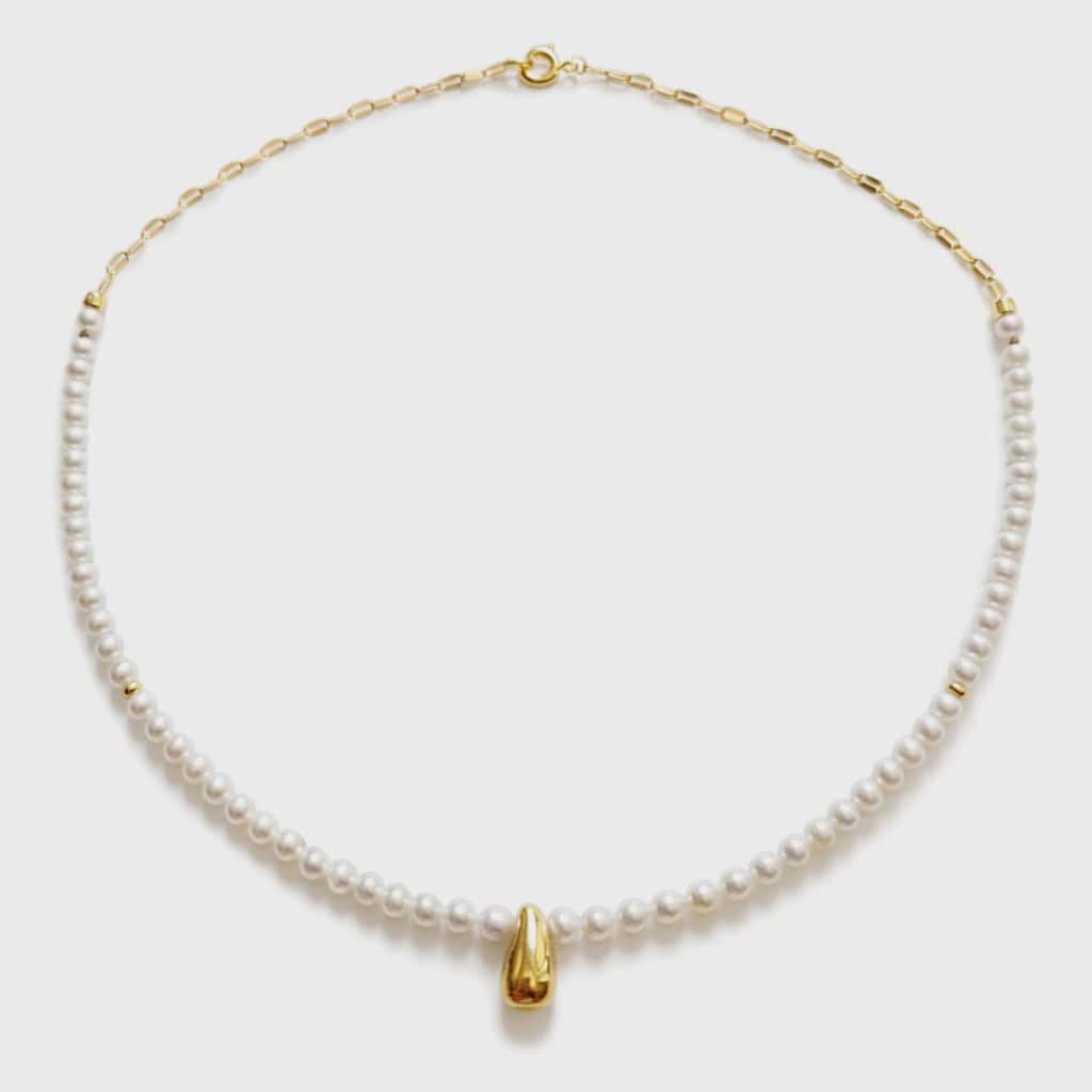 Colier din perle naturale cu charm forma lacrima