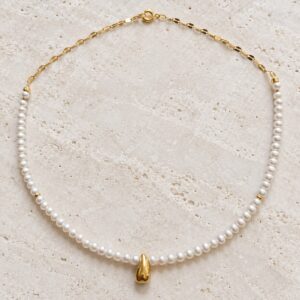 Colier cu perle si charm lacrima