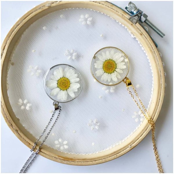 Colier cu floare naturală de Margaretă