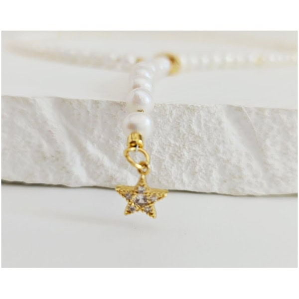 Colier din perle cu charm stea Colier din perle cu charm stea
