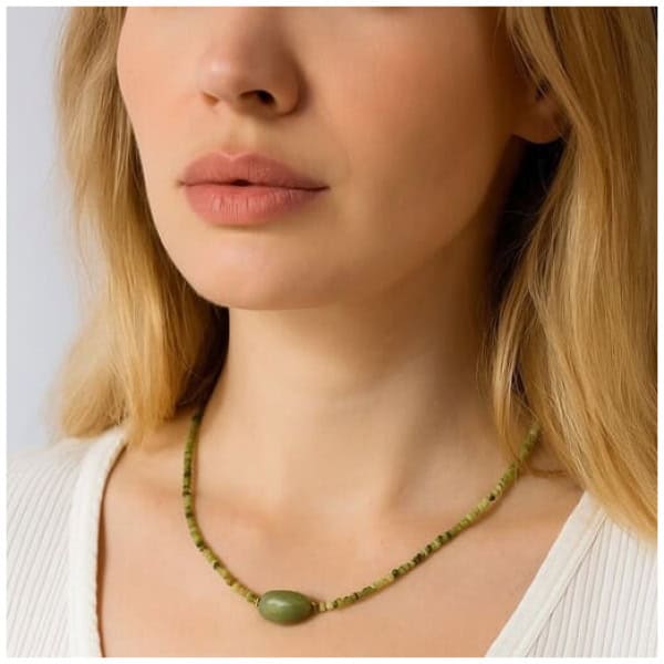 Colier din serpentine cu calcedonie verde