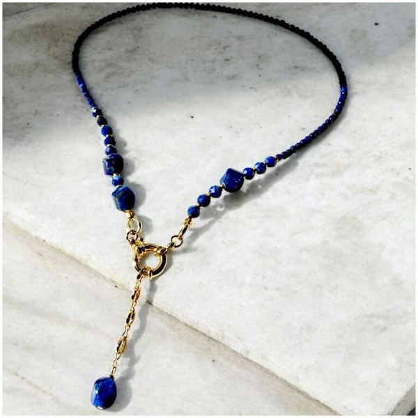 Colier din Lapis Lazuli cu închidere frontală