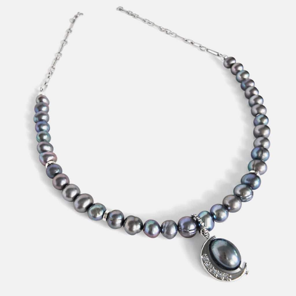 Colier cu perle Peacock si charm luna